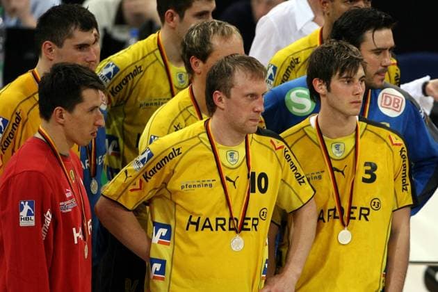 Enttäuschte Gesichter bei den Rhein Neckar Löwen, u.a. Oleg Velyky (Mitte) und Uwe Gensheimer (re., beide Kronau) Handball 1. BL Herren DHB Pokal 2006 2007, Pokalspiel, Finale, Endspiel, Rhein Neckar Löwen Gruppe Final Four, FinalFour, 4, Endrunde, Finalrunde Hamburg Enttäuschung, Handball 1. BL Herren DHB Pokal 2006 2007, Pokalspiel, Finale, Endspiel, Rhein Neckar Löwen Gruppe Final Four, FinalFour, 4, Endrunde, Finalrunde Hamburg Enttäuschung,