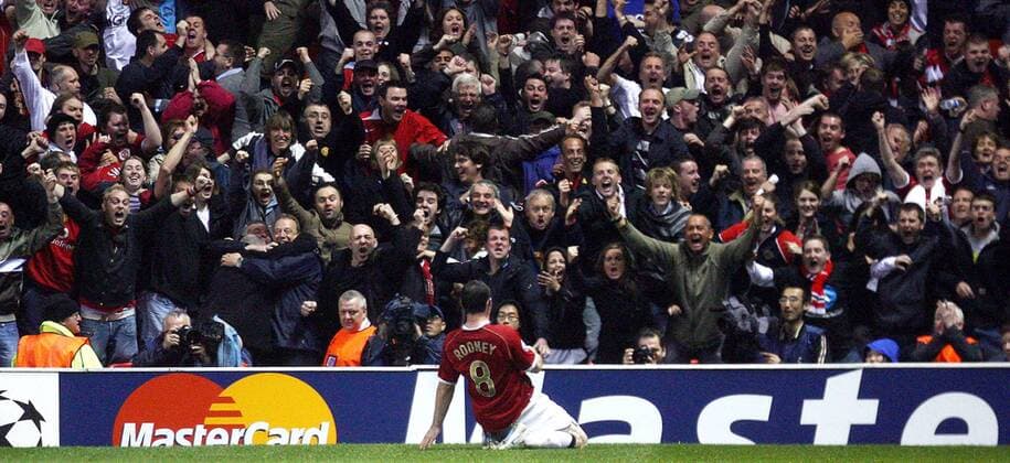 Wayne Rooney (Manchester United) - Torjubel vor den Fans - Fußball EC 1 Herren Champions League 2006 2007, Halbfinale, Manchester United, ManU Totale Manchester Freude, Begeisterung, Fußball EC 1 Herren Champions League 2006 2007, Halbfinale, Manchester United, ManU Totale Manchester Freude, Begeisterung,
