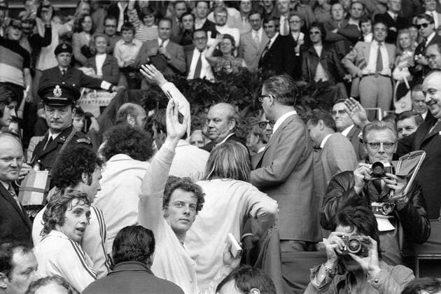 Europameister 1972 BR Deutschland: Herbert Wimmer (vorn re.) und Erwin Kremers (vorn li.) auf dem Weg zur Siegerehrung auf der Ehrentribüne Fußball Länderspiel Herren EM 1972, Nationalmannschaft, Nationaltrikot, BRD, Finale Endspiel, Vneg Vsw Gruppe Brüssel Freude, Fußball Länderspiel Herren EM 1972, Nationalmannschaft, Nationaltrikot, BRD, Finale Endspiel, Vneg Vsw Gruppe Brüssel Freude,