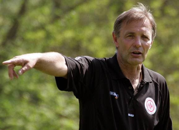 Karl Heinz Körbel, Trainer der Eintracht Frankfurt Fußballschule Fußball 1. BL Herren Fußballschule Eintracht Frankfurt 2007, Kinderfußball, Jugendfußball, Nachwuchsfußball, Jugend, Einzelbild Würzburg, Training Fußball 1. BL Herren Fußballschule Eintracht Frankfurt 2007, Kinderfußball, Jugendfußball, Nachwuchsfußball, Jugend, Einzelbild Würzburg, Training