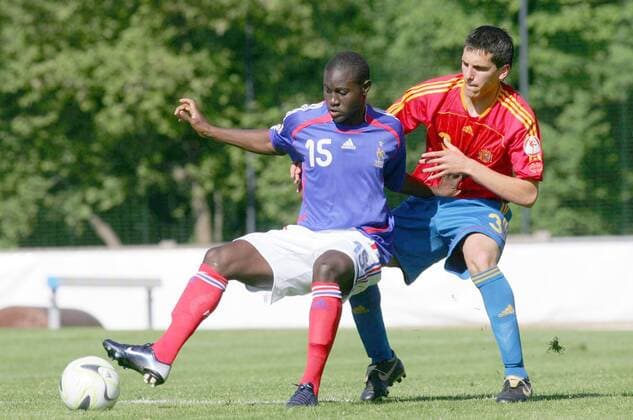 Henri Saivet (Frankreich U 17, li.) gegen Alberto Morgado Liberal (Spanien U 17) - (pan20090) Fußball EM Herren U17 Europameisterschaft, U 17, Nachwuchs, Jugend, Junioren, Länderspiel, Nationalmannschaft Gruppe Bielmont 2007 Dynamik, Fußball EM Herren U17 Europameisterschaft, U 17, Nachwuchs, Jugend, Junioren, Länderspiel, Nationalmannschaft Gruppe Bielmont 2007 Dynamik,