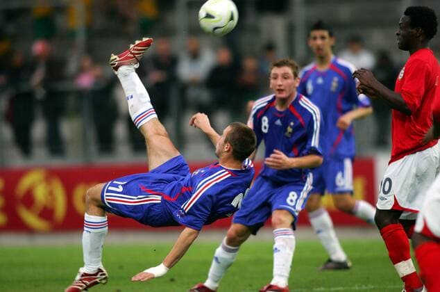Thibault Bourgeois (Frankreich U17, li.) - Fallrückzieher - (pan20172) Fußball EM Herren U 17 Europameisterschaft 2007, Länderspiel, Nationalteam, Nachwuchs, Jugend, Junioren, Halbfinale Gruppe Tubize Dynamik, Fußball EM Herren U 17 Europameisterschaft 2007, Länderspiel, Nationalteam, Nachwuchs, Jugend, Junioren, Halbfinale Gruppe Tubize Dynamik,