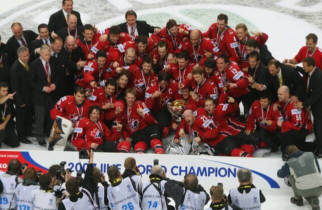 Kanada ist Eishockey Weltmeister 2007 - Eishockey WM Herren WM 2007, Länderspiel, Nationalmannschaft, Nationaltrikot, Finale, Endspiel Totale Moskau Freude, Eishockey WM Herren WM 2007, Länderspiel, Nationalmannschaft, Nationaltrikot, Finale, Endspiel Totale Moskau Freude,