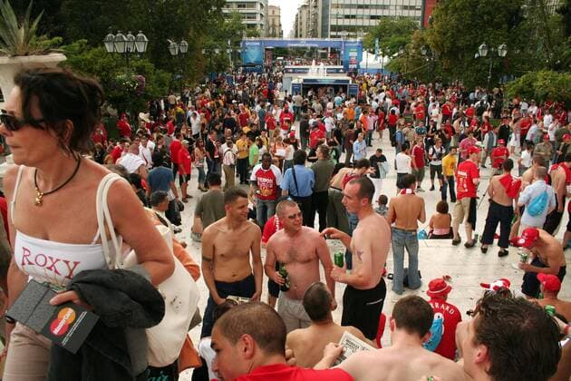 Liverpooler Fans warten in Athen auf das Finale der Champions League 2006 2007 Fußball EC 1 Herren Champions League Finale 2006 2007, Endspiel, FC Liverpool, Syntagma Square, Totale Athen Masse, Fußball EC 1 Herren Champions League Finale 2006 2007, Endspiel, FC Liverpool, Syntagma Square, Totale Athen Masse,