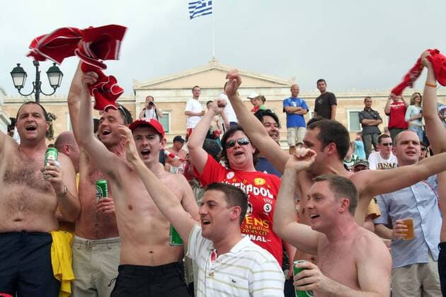 Liverpooler Fans freuen sich in Athen auf das Finale der Champions League 2006 2007 Fußball EC 1 Herren Champions League Finale 2006 2007, Endspiel, FC Liverpool, Syntagma Square, Gruppe Athen Freude, Begeisterung, Fußball EC 1 Herren Champions League Finale 2006 2007, Endspiel, FC Liverpool, Syntagma Square, Gruppe Athen Freude, Begeisterung,