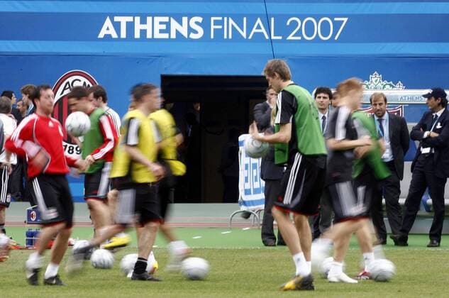 Training Liverpool vor dem Champions League Finale 2006 2007 - EDITORIAL USE ONLY. No use with unauthorised audio, video, data, fixture lists, club league logos or live services. Online in-match use limited to 120 images, no video emulation. No use in betting, games or single club league player publications. Fußball EC 1 Herren Champions League 2006 2007, Liverpool FC, Training, Endspiel Totale Athen Dynamik, Fußball EC 1 Herren Champions League 2006 2007, Liverpool FC, Training, Endspiel Totale Athen Dynamik,