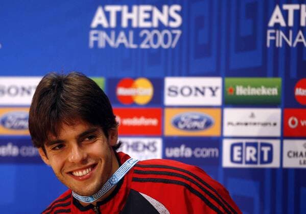 Kaka (AC Mailand) gut gelaunt während der Pressekonferenz - EDITORIAL USE ONLY. No use with unauthorised audio, video, data, fixture lists, club league logos or live services. Online in-match use limited to 120 images, no video emulation. No use in betting, games or single club league player publications. Fußball EC 1 Herren Champions League 2006 2007, AC Mailand, Vorschau Finale, Endspiel, Pressekonferenz, Pressetermin Porträt Athen Freude, Fußball EC 1 Herren Champions League 2006 2007, AC Mailand, Vorschau Finale, Endspiel, Pressekonferenz, Pressetermin Porträt Athen Freude,
