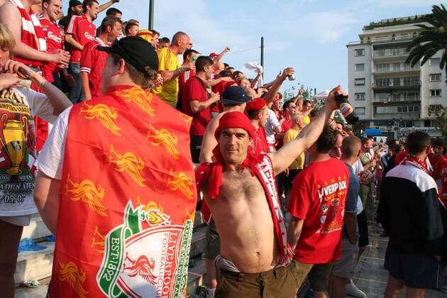Fans des FC Liverpool feiern am Vortag des Endspiels der Champions League 2006 2007 den wiederholten Einzug in das Finale Fußball EC 1 Herren Vorschau Champions League 2006 2007, Liverpool FC, Finale, Endspiel Totale Athen Begeisterung, Freude, Fußball EC 1 Herren Vorschau Champions League 2006 2007, Liverpool FC, Finale, Endspiel Totale Athen Begeisterung, Freude,