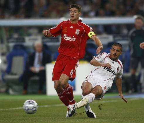 Steven Gerrard (Liverpool, li.) gegen Gennaro Gattuso (AC Mailand) - EDITORIAL USE ONLY. No use with unauthorised audio, video, data, fixture lists, club league logos or live services. Online in-match use limited to 120 images, no video emulation. No use in betting, games or single club league player publications. Fußball EC 1 Herren Champions League 2006 2007, Finale, Endspiel, Liverpool FC - AC Mailand 1:2, Milan Gruppe Athen Dynamik, Fußball EC 1 Herren Champions League 2006 2007, Finale, Endspiel, Liverpool FC - AC Mailand 1:2, Milan Gruppe Athen Dynamik,
