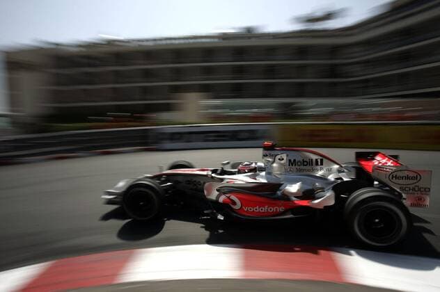 Fernando Alonso (Spanien McLaren Mercedes) in seinem Boliden Motorsport Grand Prix Herren Großer Preis von Monaco 2007, Formel 1 Weltmeisterschaft, F1, F, GP, WM, Freies Training Einzelbild Monte Carlo Dynamik, Motorsport Grand Prix Herren Großer Preis von Monaco 2007, Formel 1 Weltmeisterschaft, F1, F, GP, WM, Freies Training Einzelbild Monte Carlo Dynamik,