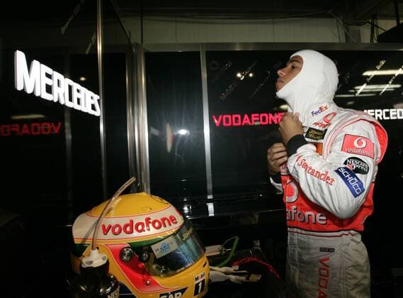 Lewis Hamilton (England McLaren Mercedes) macht sich bereit Motorsport Grand Prix Herren Großer Preis von Monaco 2007, Formel 1 Weltmeisterschaft, F1, F, GP, WM Einzelbild Monte Carlo Motorsport Grand Prix Herren Großer Preis von Monaco 2007, Formel 1 Weltmeisterschaft, F1, F, GP, WM Einzelbild Monte Carlo