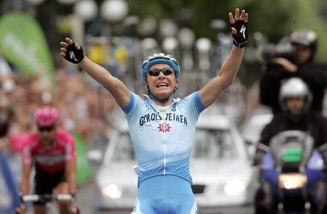 Fabian Wegmann (Deutschland Gerolsteiner) ist Deutscher Straßenmeister 2007 Radsport LM Herren Deutsche Straßenmeisterschaft 2007, Meisterschaft, Landesmeisterschaft, Straßenradsport, DM Einzelbild Wiesbaden Freude, Begeisterung, Radsport LM Herren Deutsche Straßenmeisterschaft 2007, Meisterschaft, Landesmeisterschaft, Straßenradsport, DM Einzelbild Wiesbaden Freude, Begeisterung,