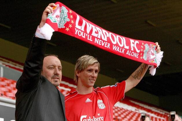You ll never walk alone - Neuzugang Fernando Torres mit Trainer Rafael Benitez (beide Liverpool) - EDITORIAL USE ONLY. No use with unauthorised audio, video, data, fixture lists, club league logos or live services. Online in-match use limited to 120 images, no video emulation. No use in betting, games or single club league player publications. Fußball Herren English Premier League 2007 2008, 1. Englische Liga, FC Liverpool, Pressekonferenz, Pressetermin Gruppe Liverpool Fußball Herren English Premier League 2007 2008, 1. Englische Liga, FC Liverpool, Pressekonferenz, Pressetermin Gruppe Liverpool