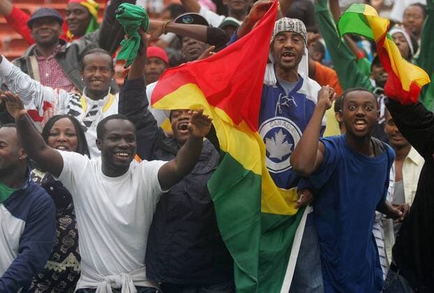 Kongolesische Fans bejubeln ihr Team Fußball WM Herren U20 WM 2007, U 20, Junioren, Länderspiel, Nationalmannschaft, Gruppe A, Kongo, kongolesischer Gruppe Edmonton Freude, Begeisterung, Fußball WM Herren U20 WM 2007, U 20, Junioren, Länderspiel, Nationalmannschaft, Gruppe A, Kongo, kongolesischer Gruppe Edmonton Freude, Begeisterung,