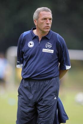 Trainer Ernst Middendorp (Bielefeld) Fußball 1. BL Herren Saison 2007 2008, Vorbereitung, Saisonvorbereitung, Test, Testspiel, Arminia Bielefeld Einzelbild Bad Reichenhall Fußball 1. BL Herren Saison 2007 2008, Vorbereitung, Saisonvorbereitung, Test, Testspiel, Arminia Bielefeld Einzelbild Bad Reichenhall