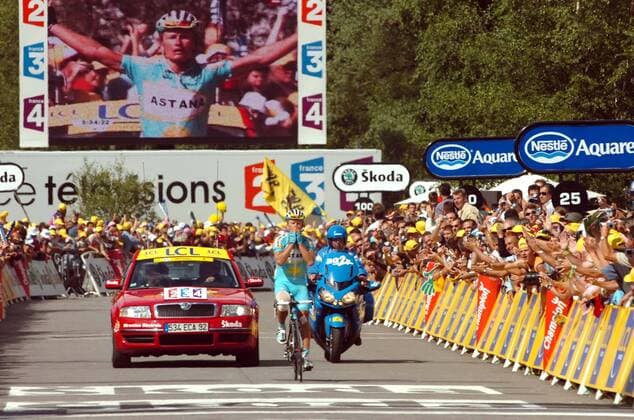 Alexandre Vinokourov (Kasachstan Astana) gewinnt die 15 Etappe der Tour de France 2007 - Radsport Herren Tour de France 2007, ProTour, Straßenradsport, Straße, Rad, Videowand, Konterfei Totale 15. Etappe: Foix - Loudenvielle le Louron Freude, Radsport Herren Tour de France 2007, ProTour, Straßenradsport, Straße, Rad, Videowand, Konterfei Totale 15. Etappe: Foix - Loudenvielle le Louron Freude,