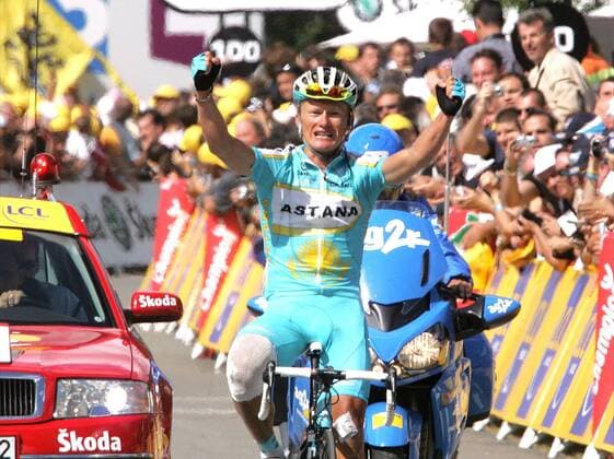 Alexandre Vinokourov (Kasachstan Astana) gewinnt die 15. Etappe der Tour de France 2007 von Foix nach Loudenvielle le Louron Radsport Herren Tour de France 2007, ProTour, Straßenradsport, Straße, Rad Einzelbild 15. Etappe: Foix - Loudenvielle le Louron Freude, Radsport Herren Tour de France 2007, ProTour, Straßenradsport, Straße, Rad Einzelbild 15. Etappe: Foix - Loudenvielle le Louron Freude,