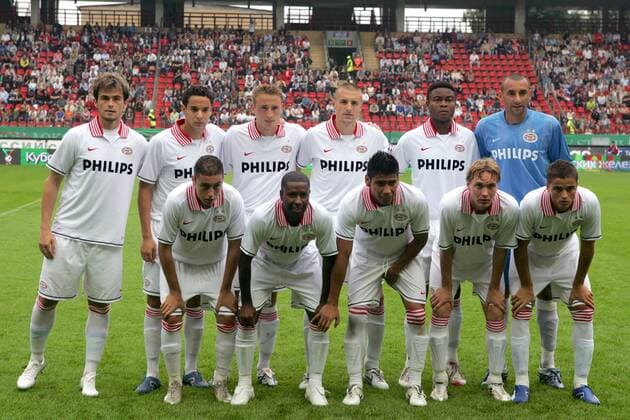Mannschaftsfoto PSV Eindhoven, hi.v.li.: Danko Lazovic, Otman Bakkal, Jan Kromkamp, Timmy Simons, Eric Addo, Torwart Heurelho Gomes; vorn: Ismail Aissati, Edison Mendez, Carlos Salcido, Mike Zonneveld, Ibrahim Afellay - Fußball Herren Railways Cup 2007, Turnier, Fußballturnier, PSV Eindhoven, Niederlande Liga Totale 2008 Test Testspiel Moskau Fußball Herren Railways Cup 2007, Turnier, Fußballturnier, PSV Eindhoven, Niederlande Liga Totale 2008 Test Testspiel Moskau