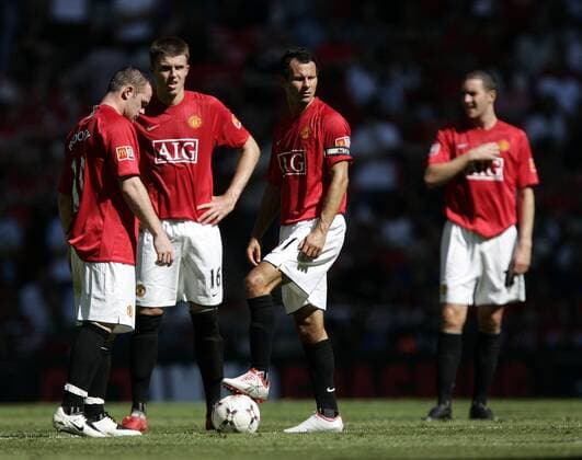 Freistoss Manchester United, v.li.: Wayne Rooney, Michael Carrick und Ryan Giggs - Fußball Herren Community Shield 2007, englischer Supercup, Charity, English Premier League, 1. Englische Liga, Gruppe 2008 London Fußball Herren Community Shield 2007, englischer Supercup, Charity, English Premier League, 1. Englische Liga, Gruppe 2008 London