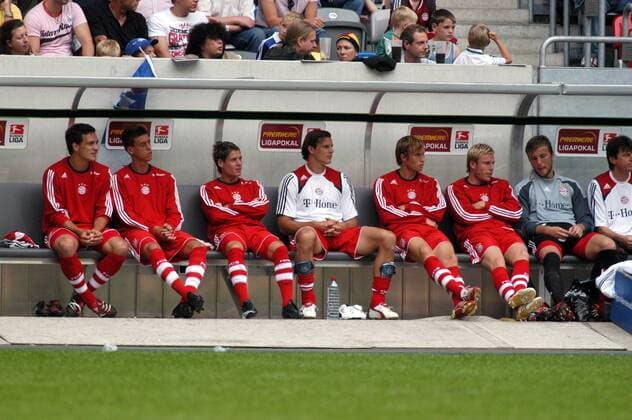 Bayern Ersatzspieler, v.li.: Mats Hummels, Sandro Wagner, Stefano Celozzi, Daniel van Buyten, Andreas Ottl, Christian Lell und Torwart Michael Rensing Fußball 1. BL Herren Ligapokal 2007 2008, Ligacup, Cup, Liga Pokal, FC Bayern München Totale Düsseldorf Fußball 1. BL Herren Ligapokal 2007 2008, Ligacup, Cup, Liga Pokal, FC Bayern München Totale Düsseldorf