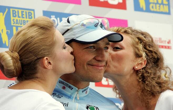 Robert Förster (Deutschland Gerolsteiner) gewinnt die 1. Etappe der Deutschland Tour 2007 Radsport Herren Deutschland Tour 2007, Deutschlandtour, ProTour, Straßenradsport, Straße, Rad, Gruppe 1. Etappe: Saarbrücken - Saarbrücken Freude, Radsport Herren Deutschland Tour 2007, Deutschlandtour, ProTour, Straßenradsport, Straße, Rad, Gruppe 1. Etappe: Saarbrücken - Saarbrücken Freude,