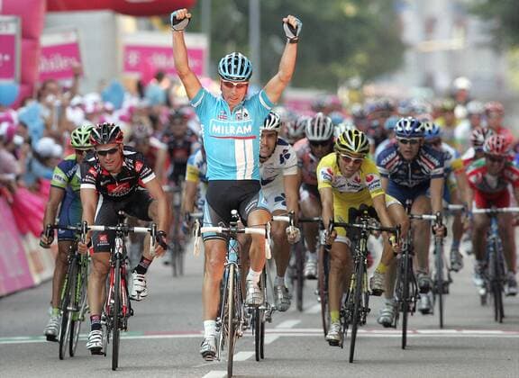 Erik Zabel (Deutschland Milram, Mitte) gewinnt die dritte Etappe der Deutschland Tour 2007 Radsport Herren Deutschland Tour 2007, Deutschlandtour, ProTour, Straßenradsport, Straße, Rad, Vdig Gruppe 3. Etappe: Pforzheim - Offenburg Freude, Radsport Herren Deutschland Tour 2007, Deutschlandtour, ProTour, Straßenradsport, Straße, Rad, Vdig Gruppe 3. Etappe: Pforzheim - Offenburg Freude,