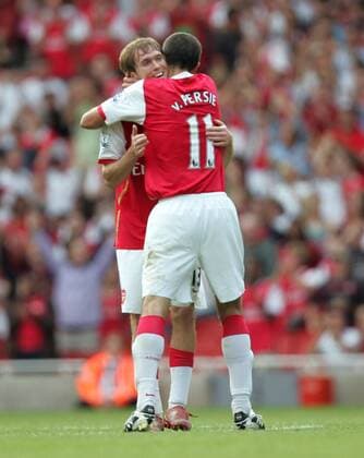 Torjubel Arsenal - Aliaksandr Hleb (li.) und Robin van Persie - EDITORIAL USE ONLY. No use with unauthorised audio, video, data, fixture lists, club league logos or live services. Online in-match use limited to 120 images, no video emulation. No use in betting, games or single club league player publications. Fußball Herren English Premier League 2007 2008, 1. Englische Liga, Arsenal FC London Gruppe London Glück, Harmonie, Freude, Fußball Herren English Premier League 2007 2008, 1. Englische Liga, Arsenal FC London Gruppe London Glück, Harmonie, Freude,