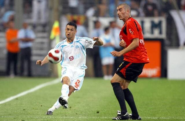 Karim Ziani (Marseille, li.) gegen Jerome Leroy (Rennes) - (pan21639) Fußball Herren Ligue 1 2007 2008, 1. Französische Liga, Olympique de Marseille - Stade Rennais 0:0, OM, Rennes Gruppe Marseille Dynamik, Fußball Herren Ligue 1 2007 2008, 1. Französische Liga, Olympique de Marseille - Stade Rennais 0:0, OM, Rennes Gruppe Marseille Dynamik,