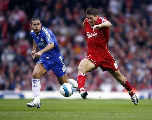 Steven Gerrard (Liverpool, re.) gegen Frank Lampard (Chelsea) - EDITORIAL USE ONLY. No use with unauthorised audio, video, data, fixture lists, club league logos or live services. Online in-match use limited to 120 images, no video emulation. No use in betting, games or single club league player publications. Fußball Herren English Premier League 2007 2008, 1. Englische Liga, FC Liverpool - Chelsea FC London 1:1, Vdig Gruppe Liverpool Dynamik, Fußball Herren English Premier League 2007 2008, 1. Englische Liga, FC Liverpool - Chelsea FC London 1:1, Vdig Gruppe Liverpool Dynamik,