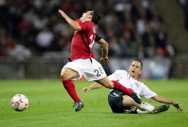 Piotr Trochowski (Deutschland, li.) gegen Joe Cole (England) Fußball Länderspiel Herren Freundschaftsspiel 2007, Test, Testspiel, Nationalmannschaft, Nationaltrikot Gruppe London Dynamik, Kampf, Fußball Länderspiel Herren Freundschaftsspiel 2007, Test, Testspiel, Nationalmannschaft, Nationaltrikot Gruppe London Dynamik, Kampf,