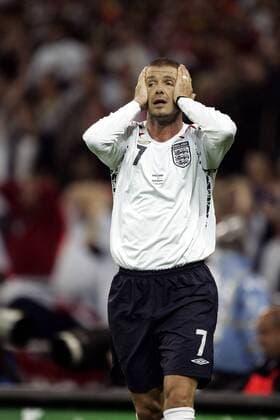 David Beckham (England) verzweifelt - Fußball Länderspiel Herren Freundschaftsspiel 2007, Test, Testspiel, Nationalmannschaft, Nationaltrikot Einzelbild London Enttäuschung, Verzweiflung, Fußball Länderspiel Herren Freundschaftsspiel 2007, Test, Testspiel, Nationalmannschaft, Nationaltrikot Einzelbild London Enttäuschung, Verzweiflung,