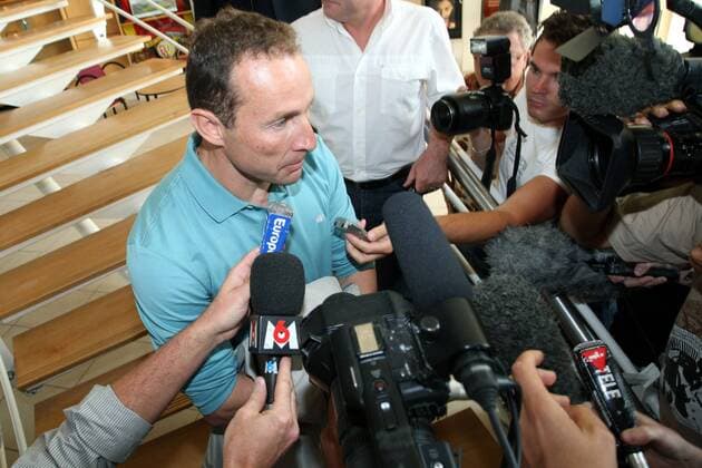 Trainer Jean Pierre Papin (Lens) im Interview - (pan21857) Fußball Herren Ligue 1 2007 2008, 1. Französische Liga, RC Lens, Präsentation, Pressetermin Einzelbild Racing Club de, RCL, Lens Fußball Herren Ligue 1 2007 2008, 1. Französische Liga, RC Lens, Präsentation, Pressetermin Einzelbild Racing Club de, RCL, Lens