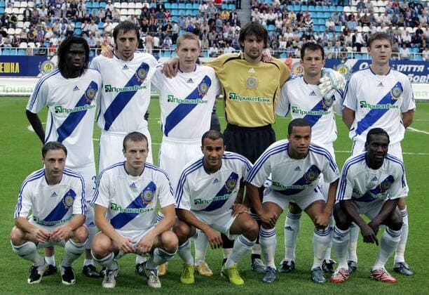 Mannschaftsbild Dynamo Kiew hi.v.li.: Pape Diakhate, Goran Gavrancic, Tiberiu Ghioane, Oleksandr Shovkovskiy, Carlos Correa, Maksim Shatskikh; vorn: Marjan Markovic, Oleg Gusev, Badr El Kaddouri, Michael, Ismael Bangoura - Fußball EC 1 Herren Champions League Qualifikation 2007 2008, Dinamo Kiew, Gusiew, Gusjew, Gusyew, Husev, Totale Wischchaja Liga, 1. Ukrainische Kiew, Gusiev, Gusjev, Gusyev, Gusew, Fußball EC 1 Herren Champions League Qualifikation 2007 2008, Dinamo Kiew, Gusiew, Gusjew, Gusyew, Husev, Totale Wischchaja Liga, 1. Ukrainische Kiew, Gusiev, Gusjev, Gusyev, Gusew,
