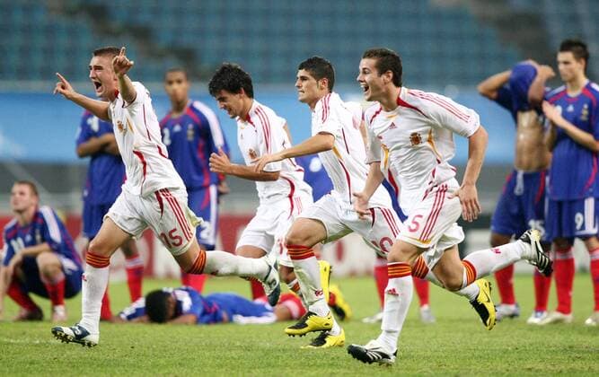 Schlußjubel Spanien U 17, v.li.: Sergio Rodriguez, Jordi, Fran Merida, Nacho Fußball Länderspiel Herren U17 WM 2007, Nationalmannschaft, Nationaltrikot, Junioren, Viertelfinale Gruppe Jeju Begeisterung, Freude, Fußball Länderspiel Herren U17 WM 2007, Nationalmannschaft, Nationaltrikot, Junioren, Viertelfinale Gruppe Jeju Begeisterung, Freude,