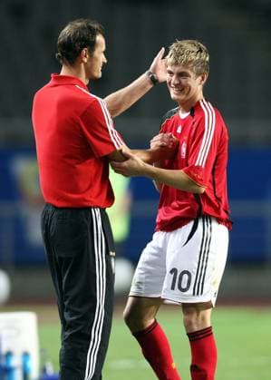 Toni Kroos (re.) und Bundestrainer Heiko Herrlich (beide Deutschland U17) - Schlußjubel Fußball WM Herren U17 WM 2007, U 17 Junioren, Länderspiel, Nationalmannschaft, Nationaltrikot Gruppe Goyang Freude, Fußball WM Herren U17 WM 2007, U 17 Junioren, Länderspiel, Nationalmannschaft, Nationaltrikot Gruppe Goyang Freude,