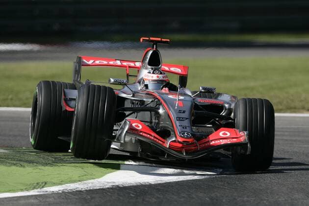 Fernando Alonso (Spanien McLaren Mercedes) in seinem Boliden Motorsport Grand Prix Herren Großer Preis von Italien 2007, Formel 1 Weltmeisterschaft, F1, F, GP, WM, Qualifying Einzelbild Monza Motorsport Grand Prix Herren Großer Preis von Italien 2007, Formel 1 Weltmeisterschaft, F1, F, GP, WM, Qualifying Einzelbild Monza