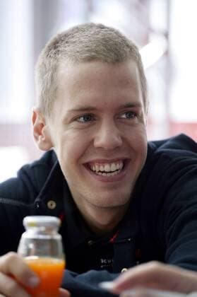 Sebastian Vettel (Deutschland Toro Rosso) gut gelaunt Motorsport Grand Prix Herren Großer Preis von Belgien 2007, Formel 1 Weltmeisterschaft, F1, F, GP, WM, Porträt Spa-Francorchamps Freude Motorsport Grand Prix Herren Großer Preis von Belgien 2007, Formel 1 Weltmeisterschaft, F1, F, GP, WM, Porträt Spa-Francorchamps Freude