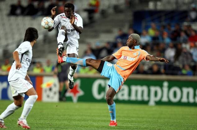 Djibril Cisse (Marseille, re.) gegen Lamine Diatta (Besiktas) - (pan22314) Fußball EC 1 Herren Champions League 2007 2008, Olympique de Marseille - Besiktas Istanbul 2:0, OM, Vdig Gruppe Marseille Dynamik, Höhe, Fußball EC 1 Herren Champions League 2007 2008, Olympique de Marseille - Besiktas Istanbul 2:0, OM, Vdig Gruppe Marseille Dynamik, Höhe,