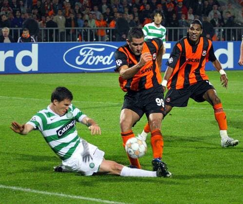 Cristiano Lucarelli (Donezk, re.) gegen Gary Caldwell (Celtic Glasgow) - (EN00146890004) Fußball EC 1 Herren Champions League 2007 2008, Schachtjor Donezk - Celtic Glasgow 2:0, Shakhtyor, Shakhtar Gruppe Donetsk Dynamik, Kampf, Fußball EC 1 Herren Champions League 2007 2008, Schachtjor Donezk - Celtic Glasgow 2:0, Shakhtyor, Shakhtar Gruppe Donetsk Dynamik, Kampf,