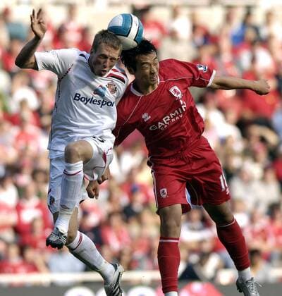 Danny Collins (Sunderland, li.) gegen Dong Gook Lee (Middlesbrough) - EDITORIAL USE ONLY. No use with unauthorised audio, video, data, fixture lists, club league logos or live services. Online in-match use limited to 120 images, no video emulation. No use in betting, games or single club league player publications. Fußball Herren English Premier League 2007 2008, 1. Englische Liga, FC Middlesbrough - Sunderland AFC 2:2, FC Gruppe Middlesbrough Dynamik, Fußball Herren English Premier League 2007 2008, 1. Englische Liga, FC Middlesbrough - Sunderland AFC 2:2, FC Gruppe Middlesbrough Dynamik,