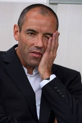 Trainer Paul Le Guen (Paris St. Germain) enttäuscht - Fußball Herren Ligue 1 2007 2008, 1. Französische Liga, Paris Saint Germain, PSG Einzelbild Paris Enttäuschung, Verzweiflung, Fußball Herren Ligue 1 2007 2008, 1. Französische Liga, Paris Saint Germain, PSG Einzelbild Paris Enttäuschung, Verzweiflung,