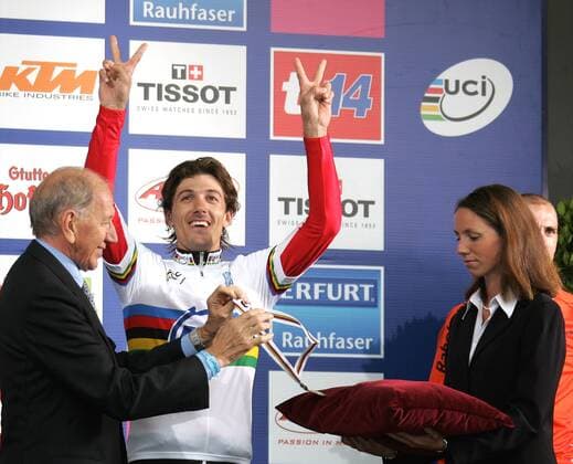 Fabian Cancellara (Schweiz CSC) - Zeitfahrweltmeister 2007 wiederholt seinen Vorjahreserfolg Radsport WM Herren WM 2007, Straßenradsport, Straße, Rad, Zeitfahren, Einzelzeitfahren Gruppe Stuttgart Glück, Freude, Radsport WM Herren WM 2007, Straßenradsport, Straße, Rad, Zeitfahren, Einzelzeitfahren Gruppe Stuttgart Glück, Freude,