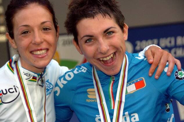 Marta Bastianelli (li.) - Weltmeisterin 2007 und die drittplatzierte Giorgia Bronzini (beide Italien) - Radsport WM Damen WM 2007, Straßenradsport, Straße, Rad, Nationaltrikot Gruppe Stuttgart Glück, Freude, Radsport WM Damen WM 2007, Straßenradsport, Straße, Rad, Nationaltrikot Gruppe Stuttgart Glück, Freude,