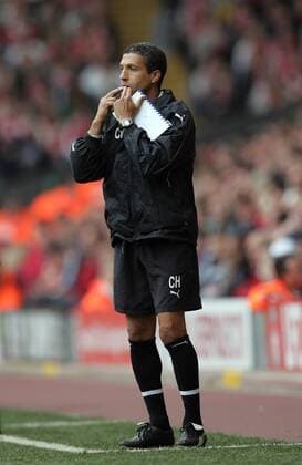 Co Trainer Chris Hughton (Tottenham Hotspurs) gibt Anweisungen - EDITORIAL USE ONLY. No use with unauthorised audio, video, data, fixture lists, club league logos or live services. Online in-match use limited to 120 images, no video emulation. No use in betting, games or single club league player publications. Fußball Herren English Premier League 2007 2008, 1. Englische Liga, Tottenham Hotspur, Spurs Einzelbild Liverpool Fußball Herren English Premier League 2007 2008, 1. Englische Liga, Tottenham Hotspur, Spurs Einzelbild Liverpool