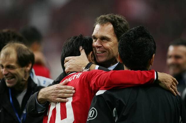 Trainer Holger Osieck (Urawa Red Diamonds, Mitte) feiert den AFC Asian Champions League Sieg 2007 mit seinen Spielern - (2007111503381460) Fußball Herren AFC Asian Champions League 2007, Urawa Reds, Finale Endspiel, Asien Asiatische, Vdig Gruppe Saitama Freude, Begeisterung, Fußball Herren AFC Asian Champions League 2007, Urawa Reds, Finale Endspiel, Asien Asiatische, Vdig Gruppe Saitama Freude, Begeisterung,