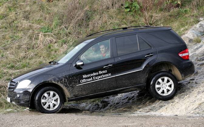 Christoph Metzelder (re.) und Beifahrer Per Mertesacker (beide Deutschland) beim Off Road Fahrtraining von Mercedes Benz Fußball Herren Nationalteam 2007, Fahrsicherheitstraining, Fahrtraining, Sicherheit, Sicherheitstraining, Vdig Einzelbild o0 Wirtschaft, Industrie, Automobilindustrie ML Hannover o0 Sponsor, Werbepartner, Werbung, Fußball Herren Nationalteam 2007, Fahrsicherheitstraining, Fahrtraining, Sicherheit, Sicherheitstraining, Vdig Einzelbild o0 Wirtschaft, Industrie, Automobilindustrie ML Hannover o0 Sponsor, Werbepartner, Werbung,