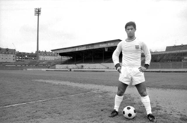 Gerd Müller (Bayern) im Stadion an der Grünwalder Straße Fußball 1. BL Herren Saison 1966 1967, FC Bayern München, Fotoshooting, Präsentation, Pressetermin, Porträttermin Einzelbild Städtisches Stadion an der Grünwalder Straße München Fußball 1. BL Herren Saison 1966 1967, FC Bayern München, Fotoshooting, Präsentation, Pressetermin, Porträttermin Einzelbild Städtisches Stadion an der Grünwalder Straße München