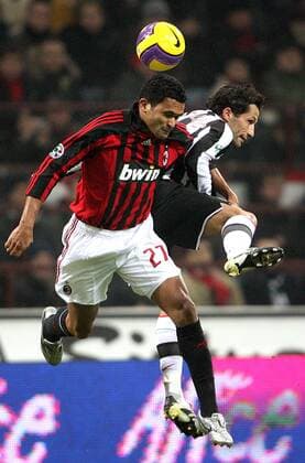 Serginho (AC Mailand, li.) gegen Hasan Salihamidzic (Juventus Turin) - Fußball Herren Serie A 2007 2008, 1. Italienische Liga, AC Mailand - Juventus Turin 0:0, Milan, Juve Gruppe Mailand Dynamik, Fußball Herren Serie A 2007 2008, 1. Italienische Liga, AC Mailand - Juventus Turin 0:0, Milan, Juve Gruppe Mailand Dynamik,