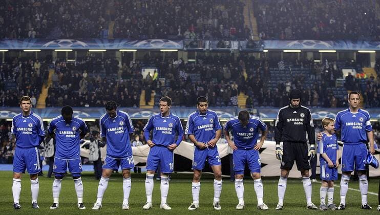 Spieler von Chelsea, v. li.: Andriy Shevchenko, Mickael Essien, Claudio Pizarro, Wayne Bridge, Tal Ben Haim, Frank Lampard, Torwart Petr Cech, x, und John Terry - EDITORIAL USE ONLY. No use with unauthorised audio, video, data, fixture lists, club league logos or live services. Online in-match use limited to 120 images, no video emulation. No use in betting, games or single club league player publications. Fußball EC 1 Herren Champions League 2007 2008, Chelsea FC London Totale London Fußball EC 1 Herren Champions League 2007 2008, Chelsea FC London Totale London