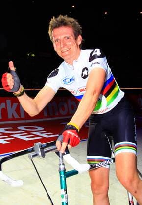 Carsten Podlesch (Deutschland) gut gelaunt Radsport Herren Zürcher 6 Tage Rennen 2007, Sechstagerennen, Sechstage, Sechs, Sixdays, six days, Rad, Halle, Indoor Einzelbild o0 Züricher Zürich Radsport Herren Zürcher 6 Tage Rennen 2007, Sechstagerennen, Sechstage, Sechs, Sixdays, six days, Rad, Halle, Indoor Einzelbild o0 Züricher Zürich